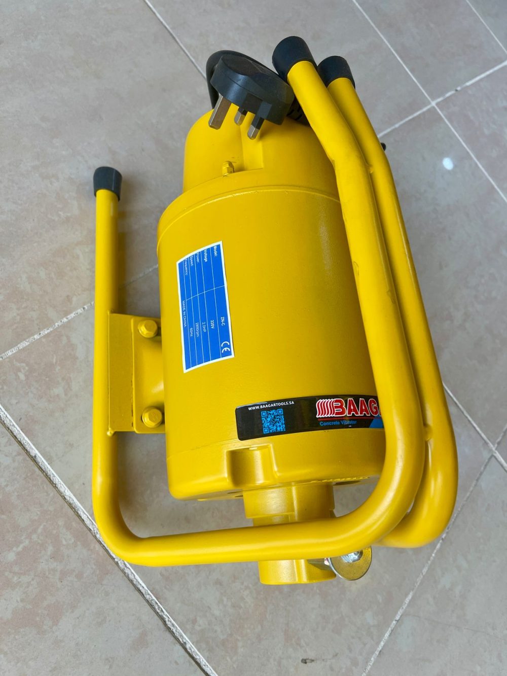 هزاز ماركة بعجر 220 فولت